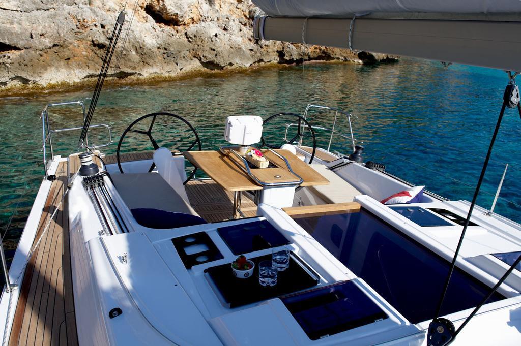 Hotel "Alkyoni" Sailing Yacht Tesalónica Exterior foto